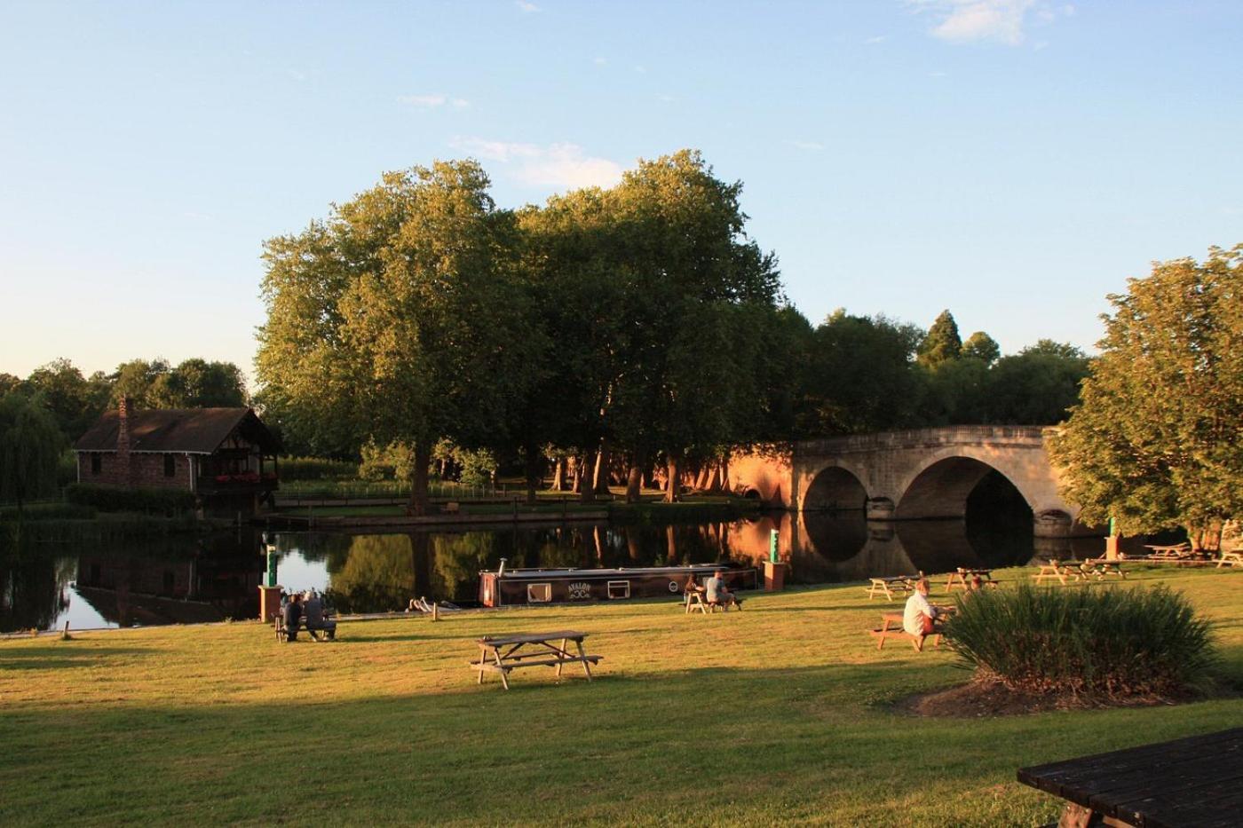 Shillingford Bridge Hotel Wallingford Exterior foto